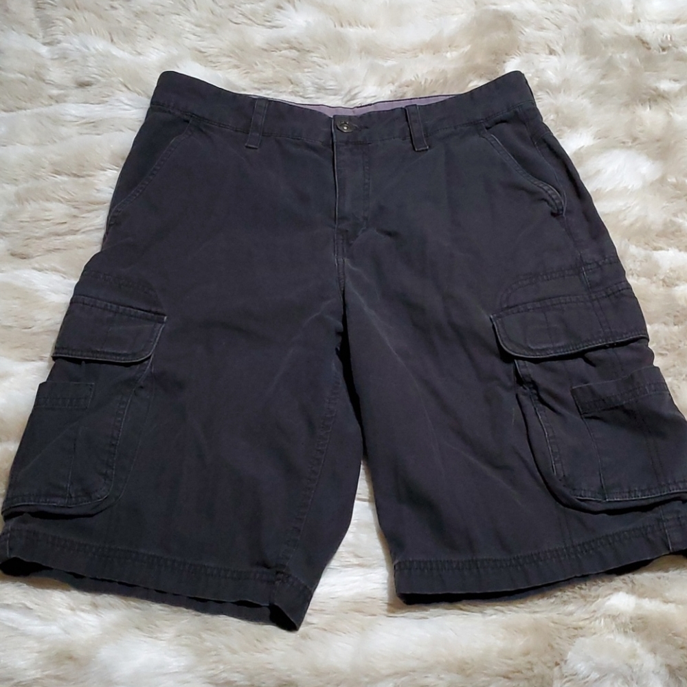 Black Hang Ten cargo shorts
